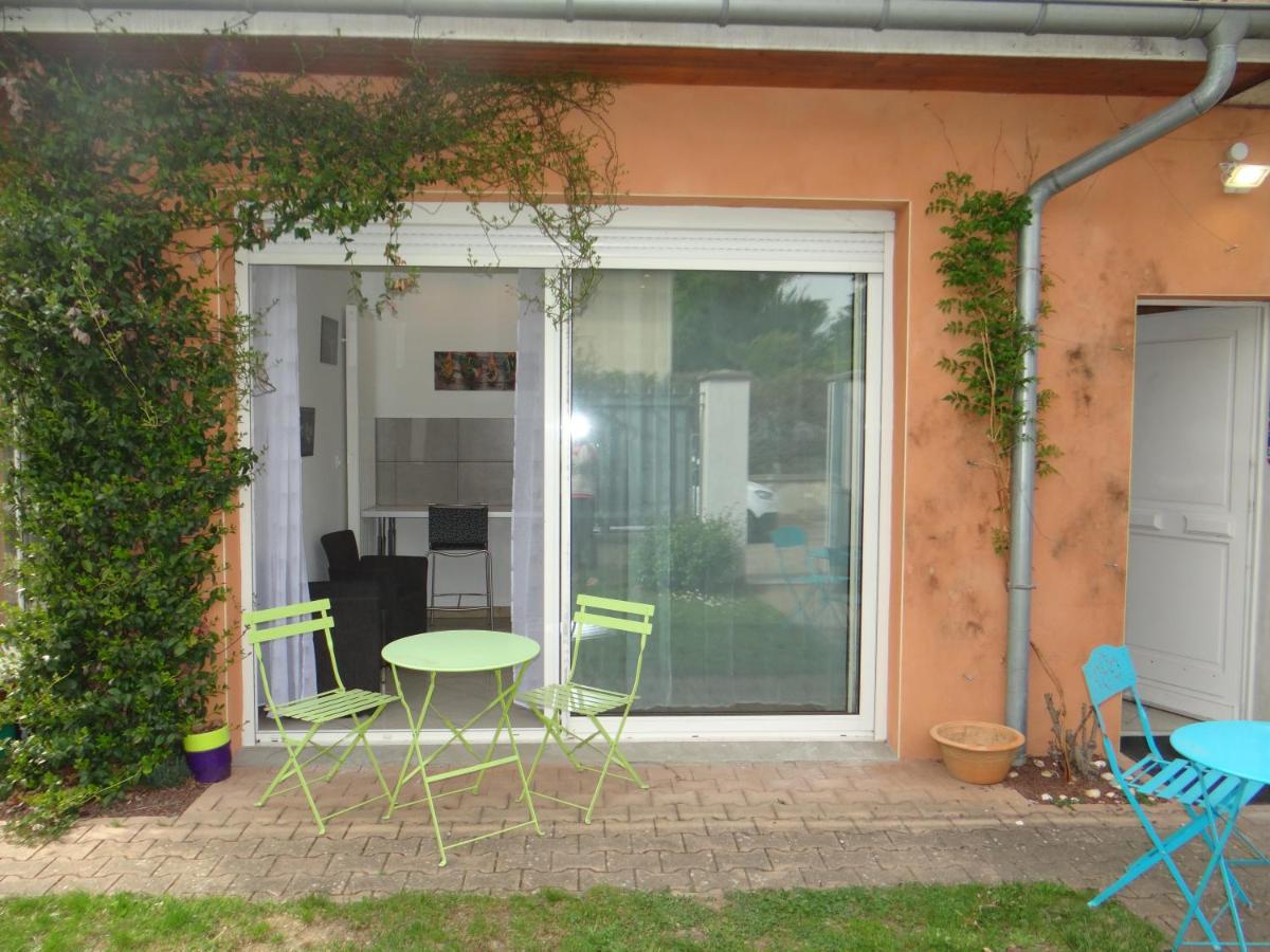 Trendy Studios Tassin Exterior photo